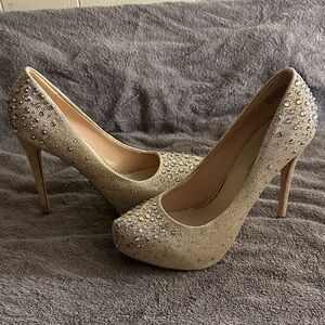 Elegant Gold Stiletto Heels with Rhinestone Embellishments